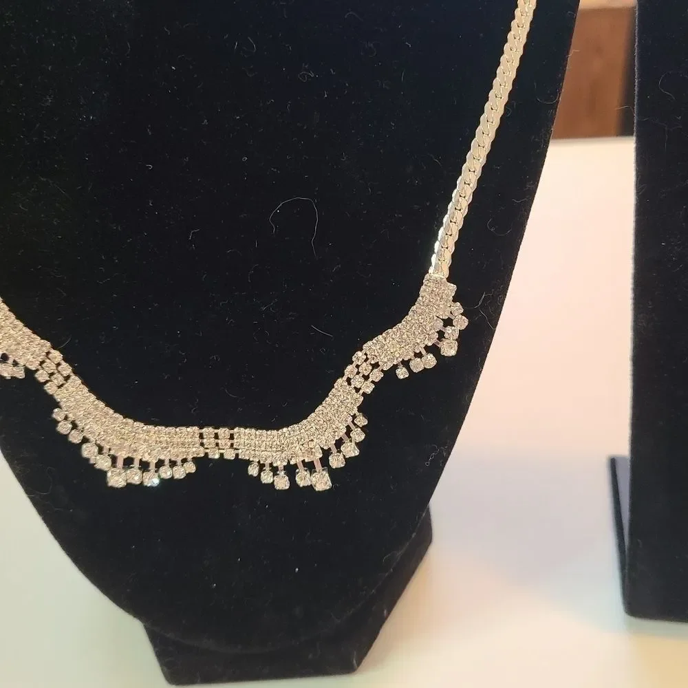 Wedding Necklace and Earrings with Rhinestones Costume Jewelry - Picture 9 of 11